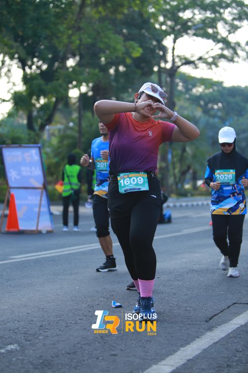 Race photo from Isoplus Run 2024 Surabaya