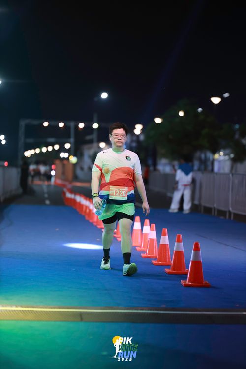 Race photo from PIK NITE RUN 2025