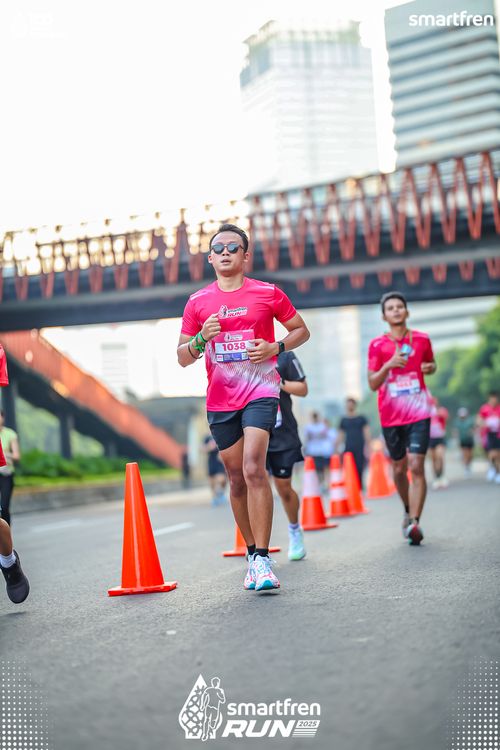 Race photo from Smartfren Run 2025 
