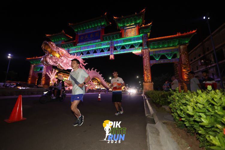 Race photo from PIK NITE RUN 2025