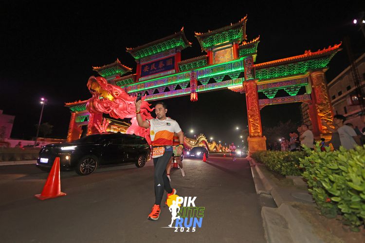 Race photo from PIK NITE RUN 2025