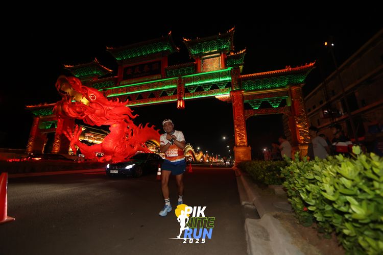Race photo from PIK NITE RUN 2025