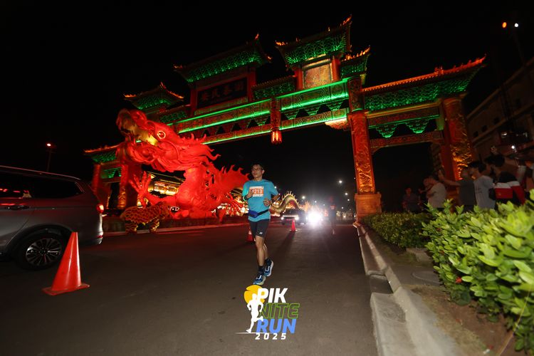 Race photo from PIK NITE RUN 2025