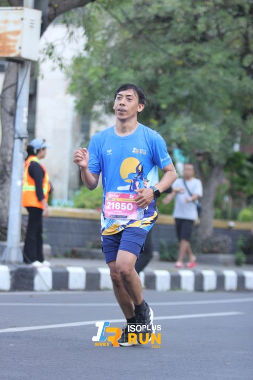 Race photo from Isoplus Run 2024 Surabaya