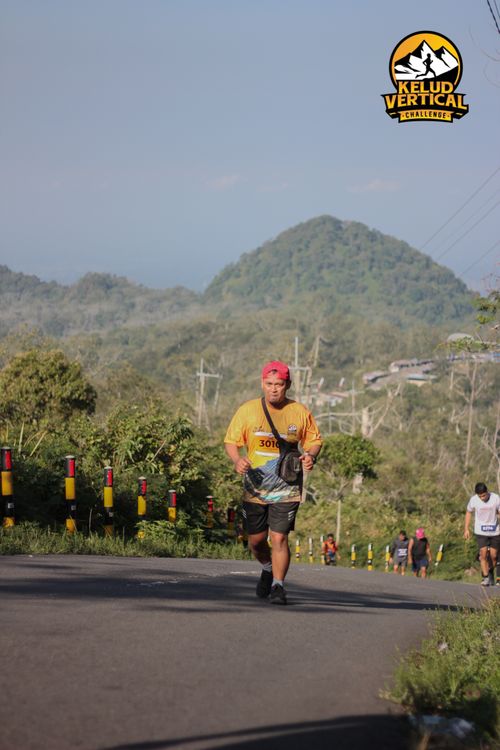 Race photo from Kelud Vertical Challenge 2024
