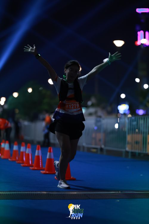 Race photo from PIK NITE RUN 2025