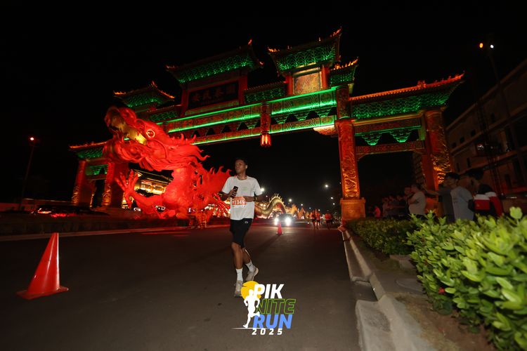 Race photo from PIK NITE RUN 2025