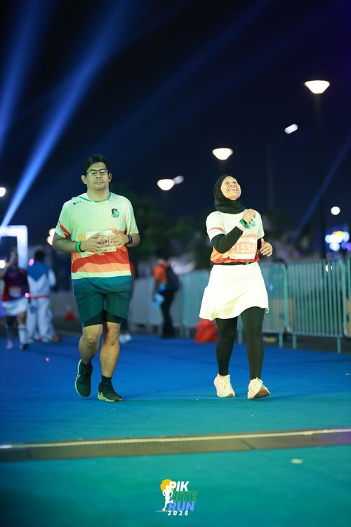 Race photo from PIK NITE RUN 2025