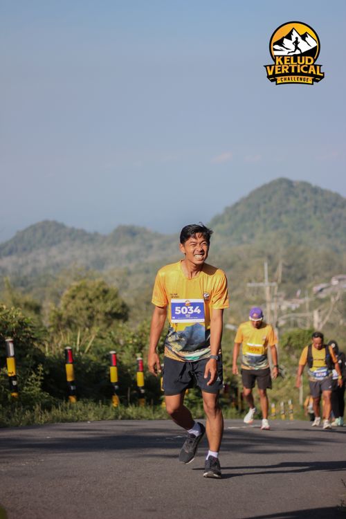 Race photo from Kelud Vertical Challenge 2024