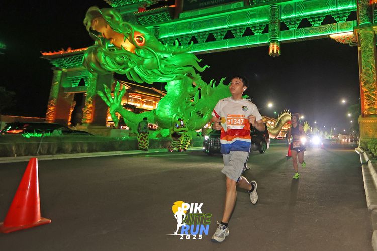 Race photo from PIK NITE RUN 2025