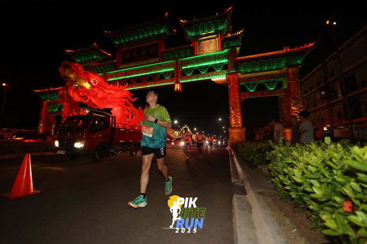 Race photo from PIK NITE RUN 2025