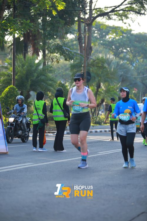 Race photo from Isoplus Run 2024 Surabaya