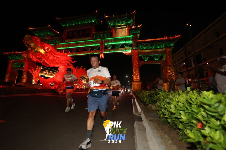 Race photo from PIK NITE RUN 2025