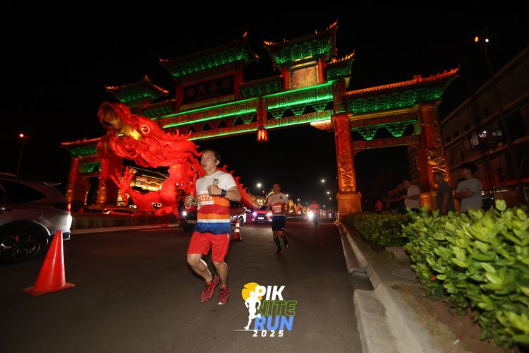 Race photo from PIK NITE RUN 2025