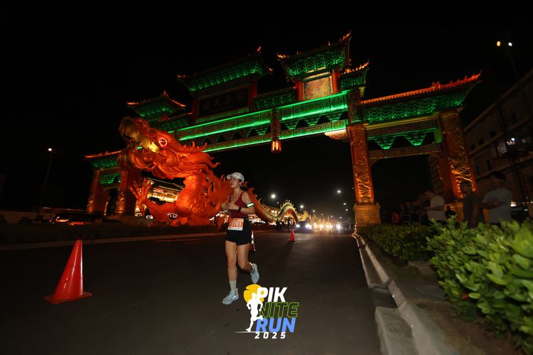 Race photo from PIK NITE RUN 2025
