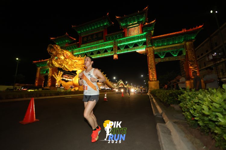 Race photo from PIK NITE RUN 2025