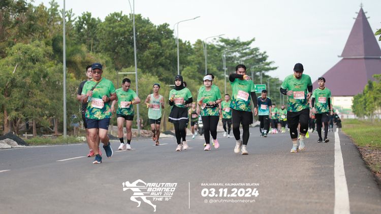 Race photo from Arutmin Borneo Run 2024