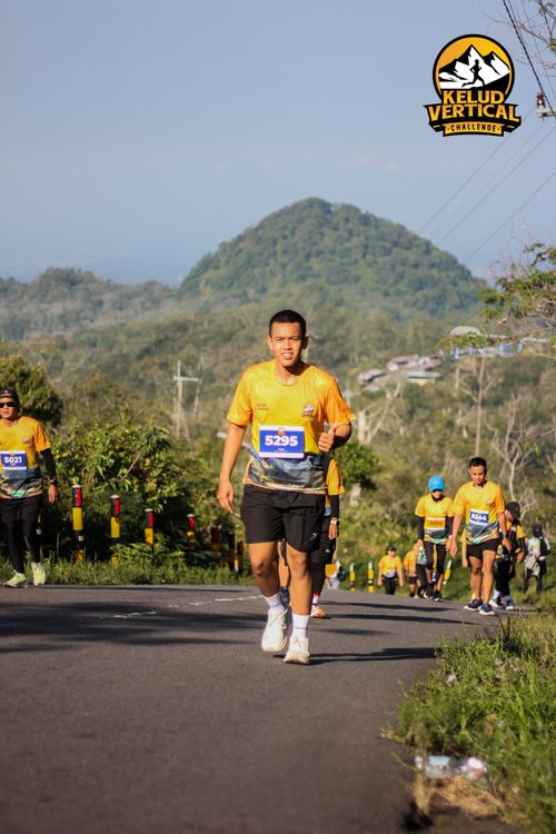Race photo from Kelud Vertical Challenge 2024