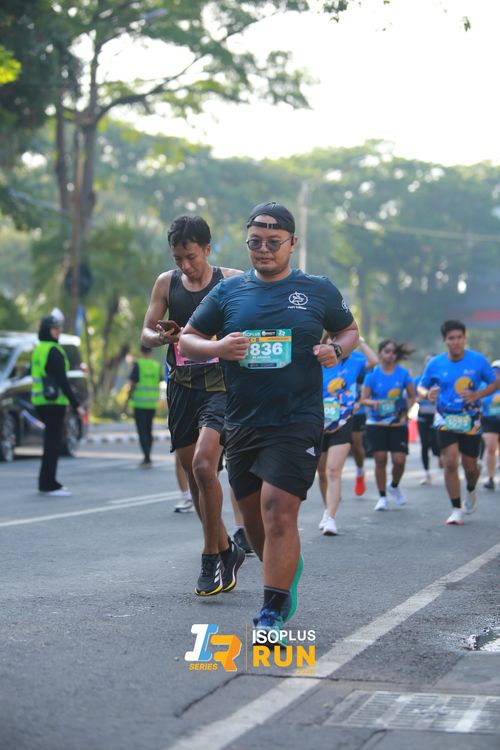 Race photo from Isoplus Run 2024 Surabaya