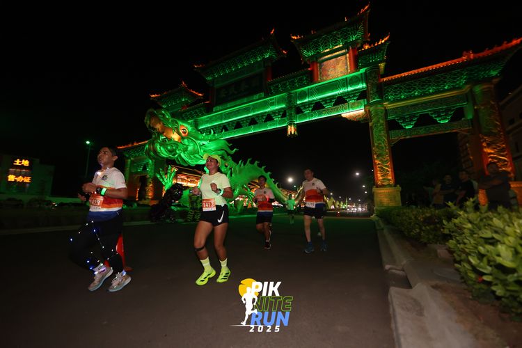 Race photo from PIK NITE RUN 2025