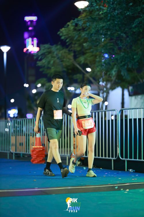 Race photo from PIK NITE RUN 2025