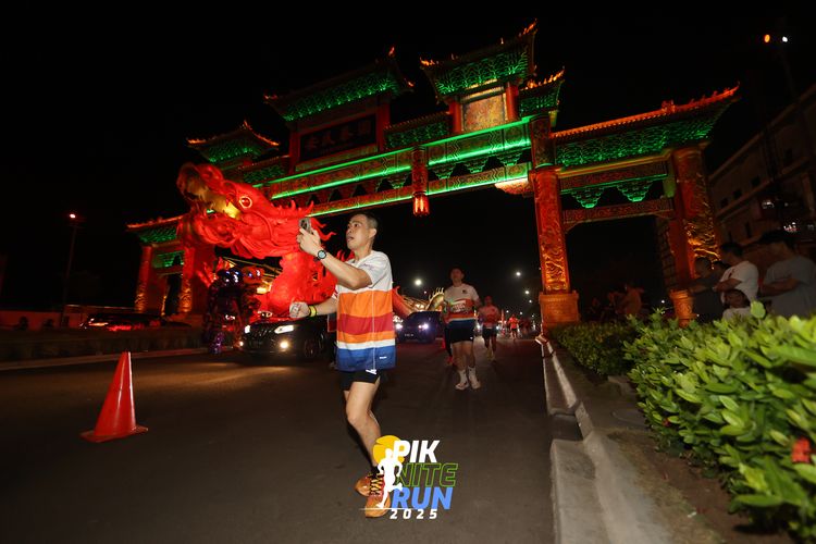 Race photo from PIK NITE RUN 2025