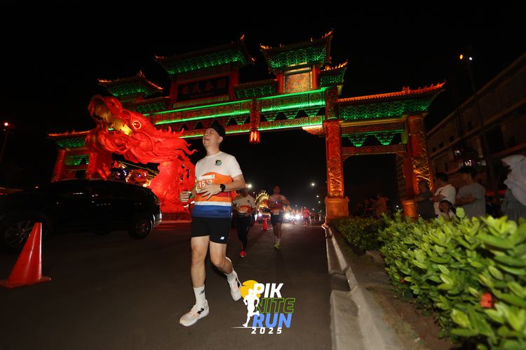 Race photo from PIK NITE RUN 2025