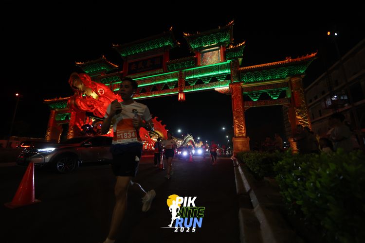 Race photo from PIK NITE RUN 2025
