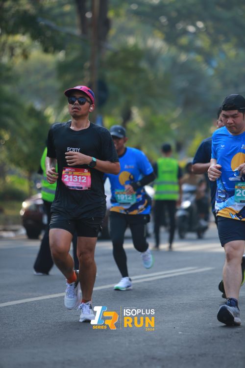 Race photo from Isoplus Run 2024 Surabaya