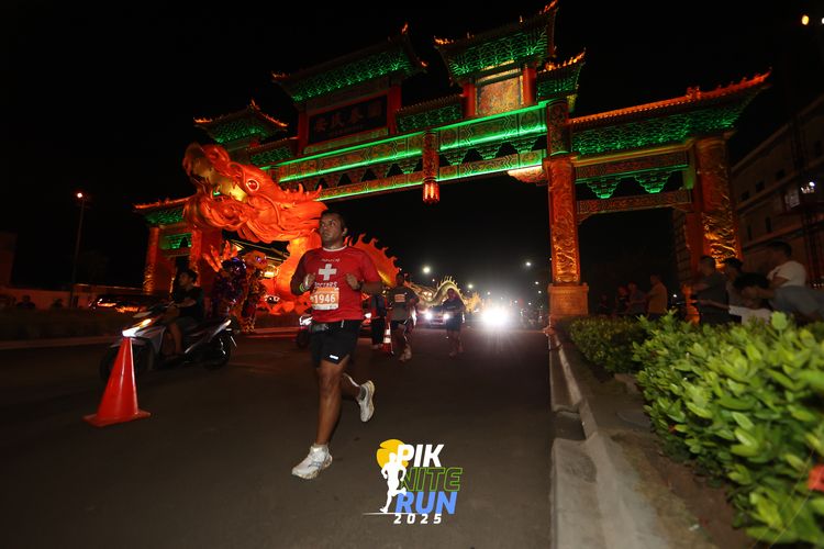 Race photo from PIK NITE RUN 2025