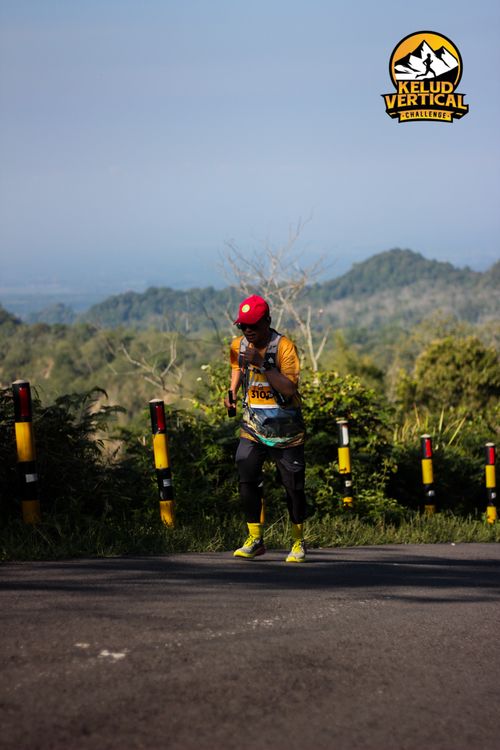 Race photo from Kelud Vertical Challenge 2024
