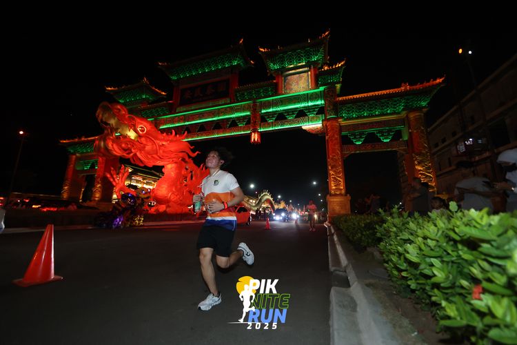 Race photo from PIK NITE RUN 2025