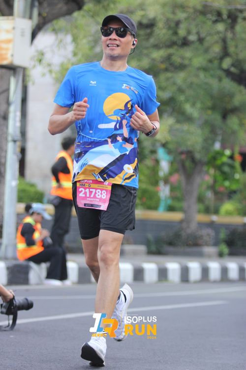 Race photo from Isoplus Run 2024 Surabaya