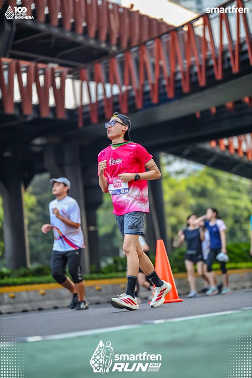 Race photo from Smartfren Run 2025 