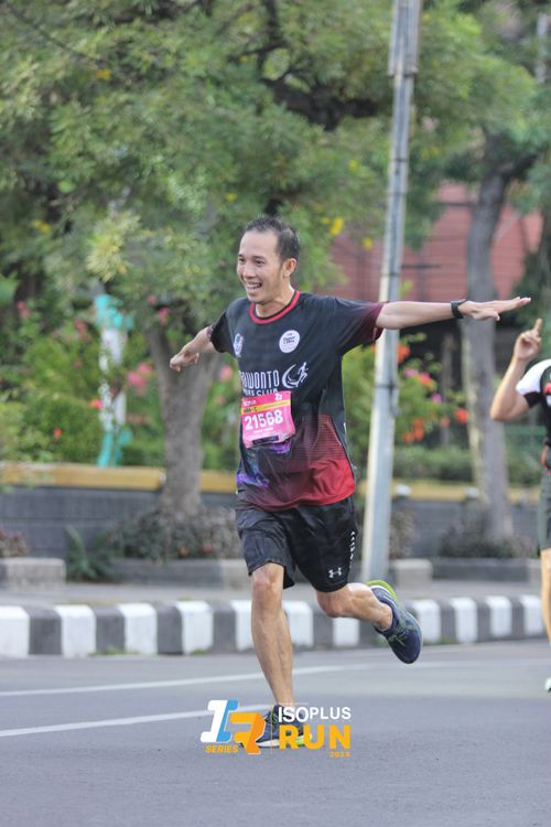 Race photo from Isoplus Run 2024 Surabaya