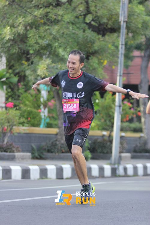 Race photo from Isoplus Run 2024 Surabaya