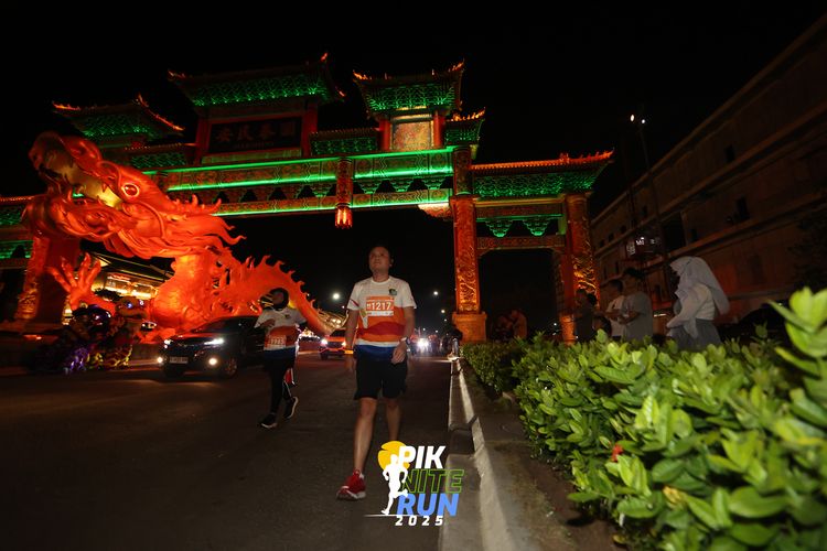 Race photo from PIK NITE RUN 2025