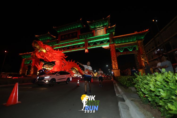 Race photo from PIK NITE RUN 2025