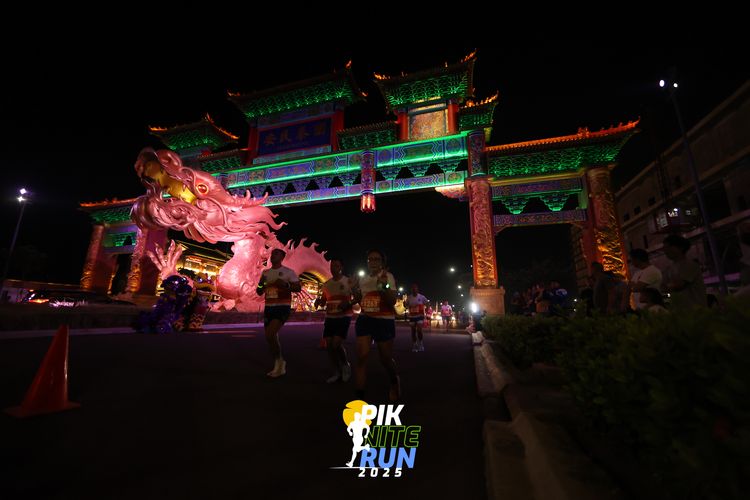 Race photo from PIK NITE RUN 2025