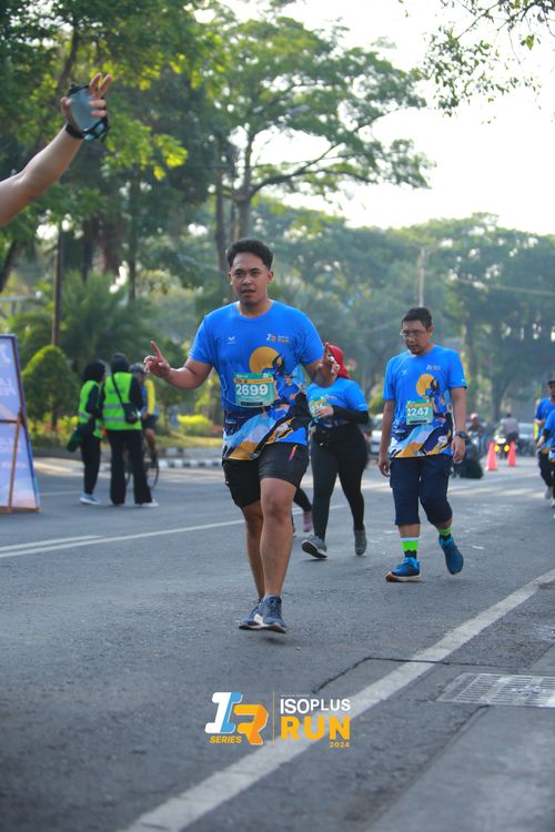 Race photo from Isoplus Run 2024 Surabaya