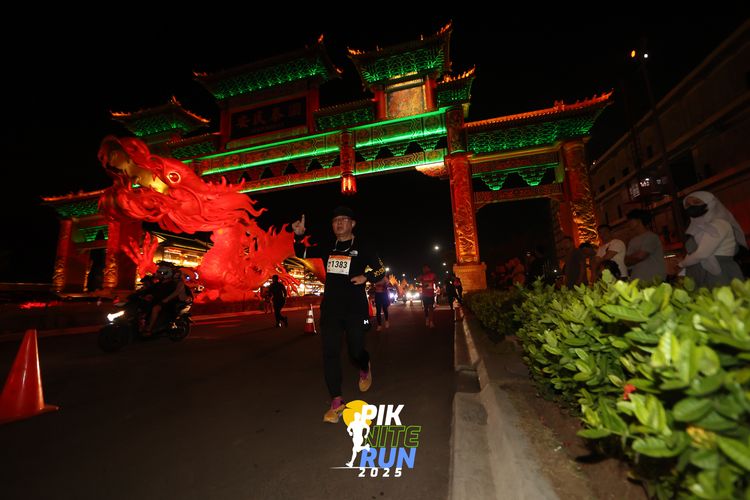 Race photo from PIK NITE RUN 2025