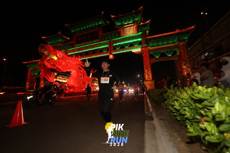 Race photo from PIK NITE RUN 2025