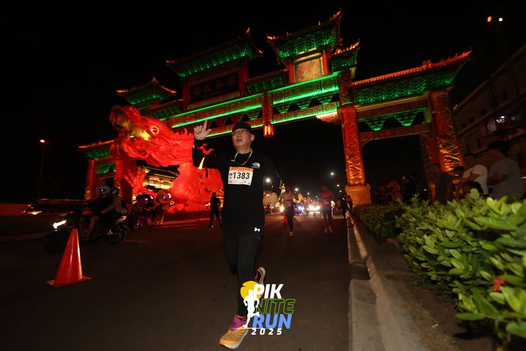 Race photo from PIK NITE RUN 2025