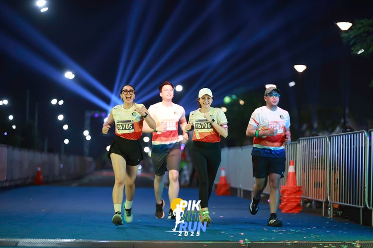 Race photo from PIK NITE RUN 2025