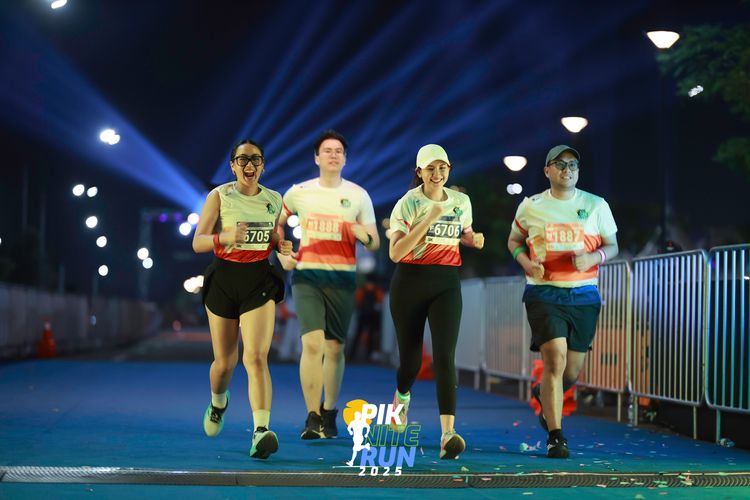 Race photo from PIK NITE RUN 2025