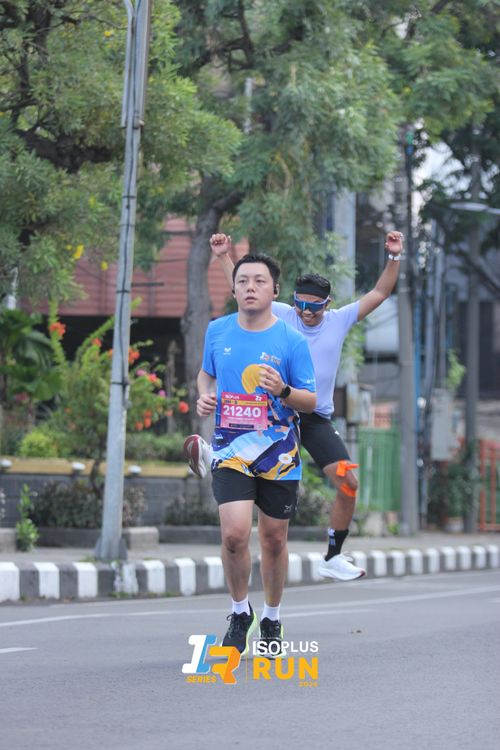 Race photo from Isoplus Run 2024 Surabaya