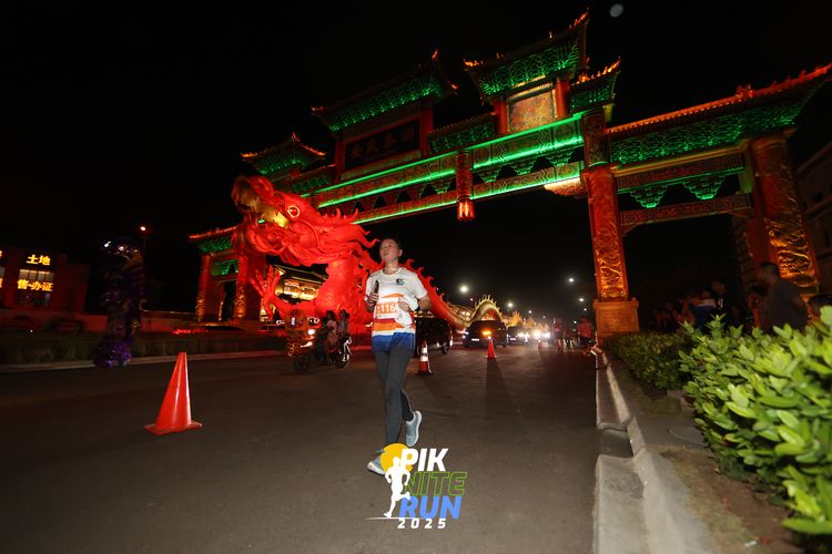 Race photo from PIK NITE RUN 2025