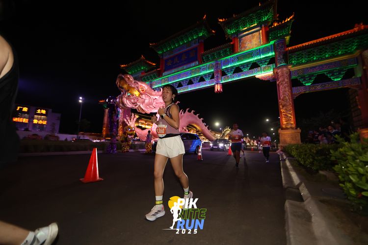 Race photo from PIK NITE RUN 2025