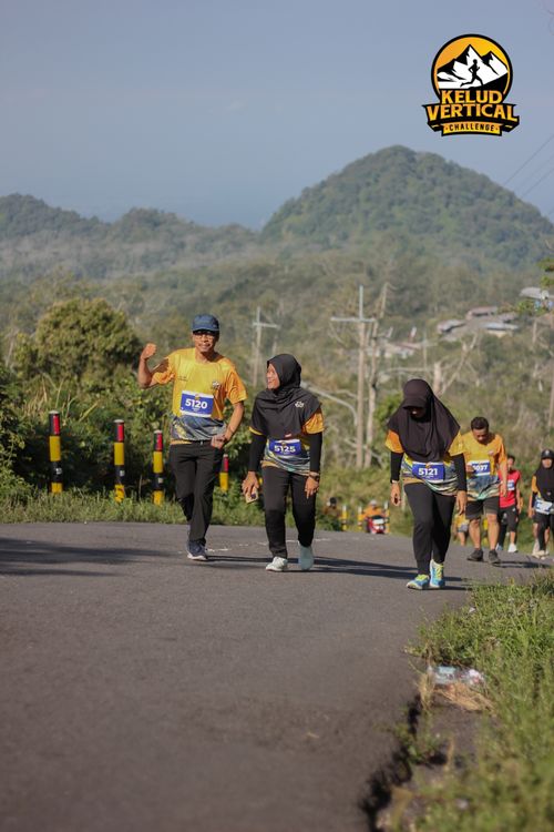 Race photo from Kelud Vertical Challenge 2024