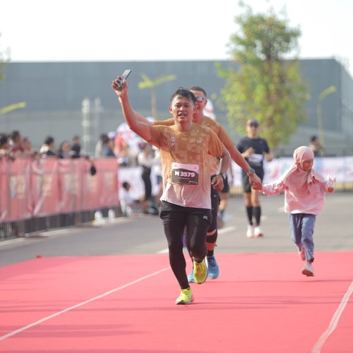 Race photo from KEDIRI HALF MARATHON 2026